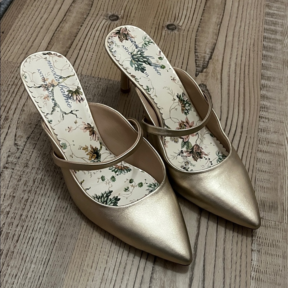 Nicola Bathio Antonio Melani Metallic Gold Heels EUC